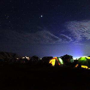 텐트 치다 산산이 부서진 몽골 초원에서의 낭만