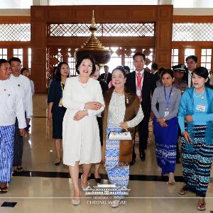 김정숙 여사, 초 초 미얀마 영부인 환담 관련 서면브리핑