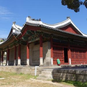 서울 동묘의 420년 된 운룡도(雲龍圖)와 230년 된 비석(碑石)