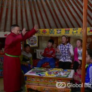 친할머니, 몽골 전설과 별 등 매일 들려줘...어린이 이동도서관 운영 및 오지 방문 선행으로 몽골국가상 수상